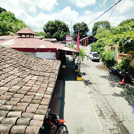 The Landing Hotel And Restaurant Moyogalpa Exterior foto
