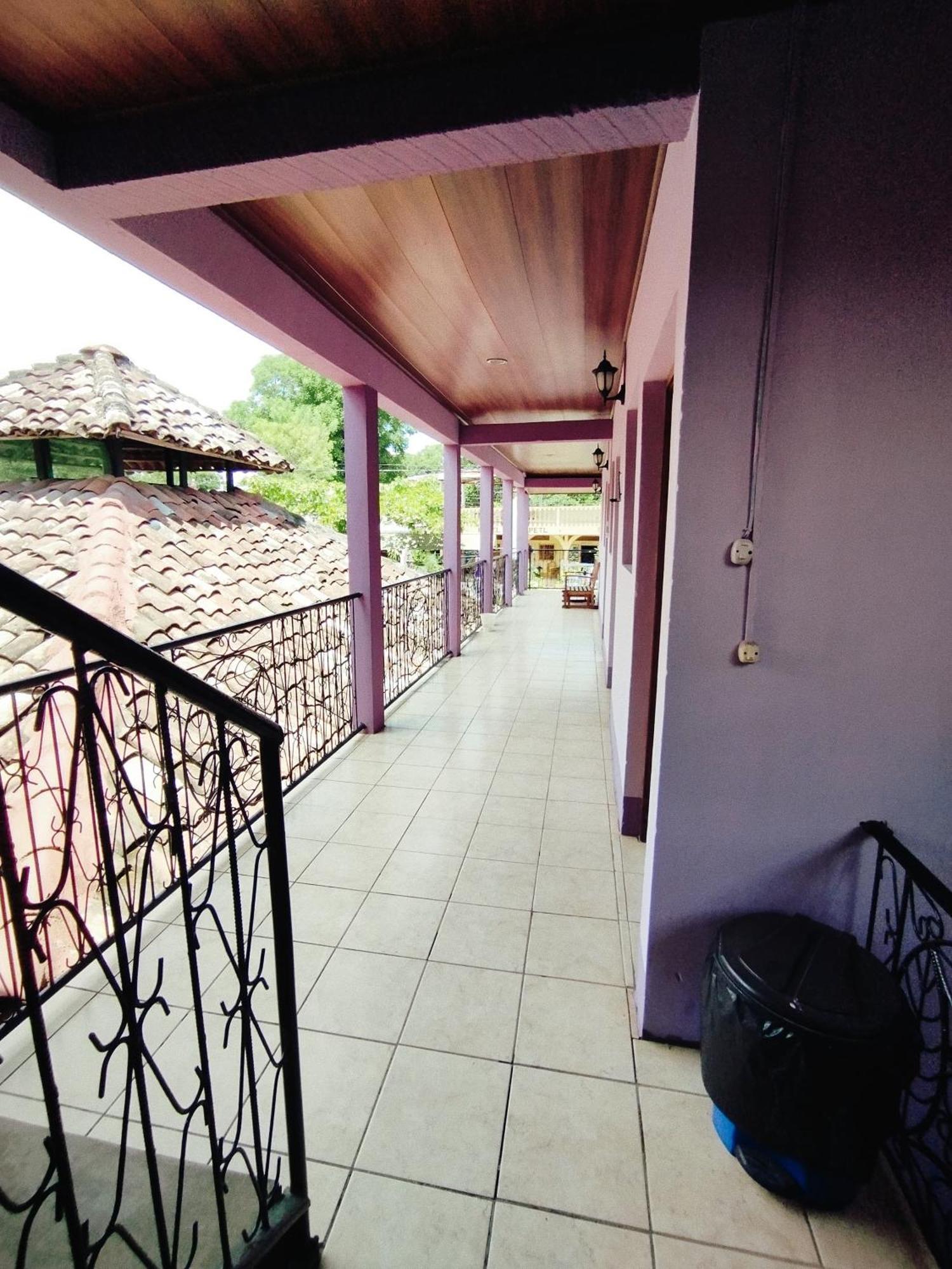 The Landing Hotel And Restaurant Moyogalpa Exterior foto