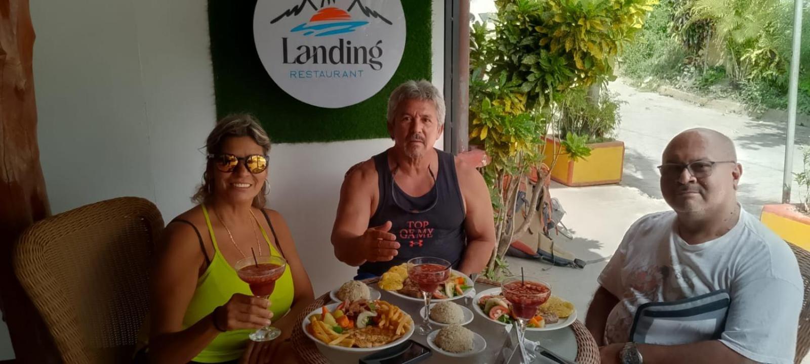 The Landing Hotel And Restaurant Moyogalpa Exterior foto