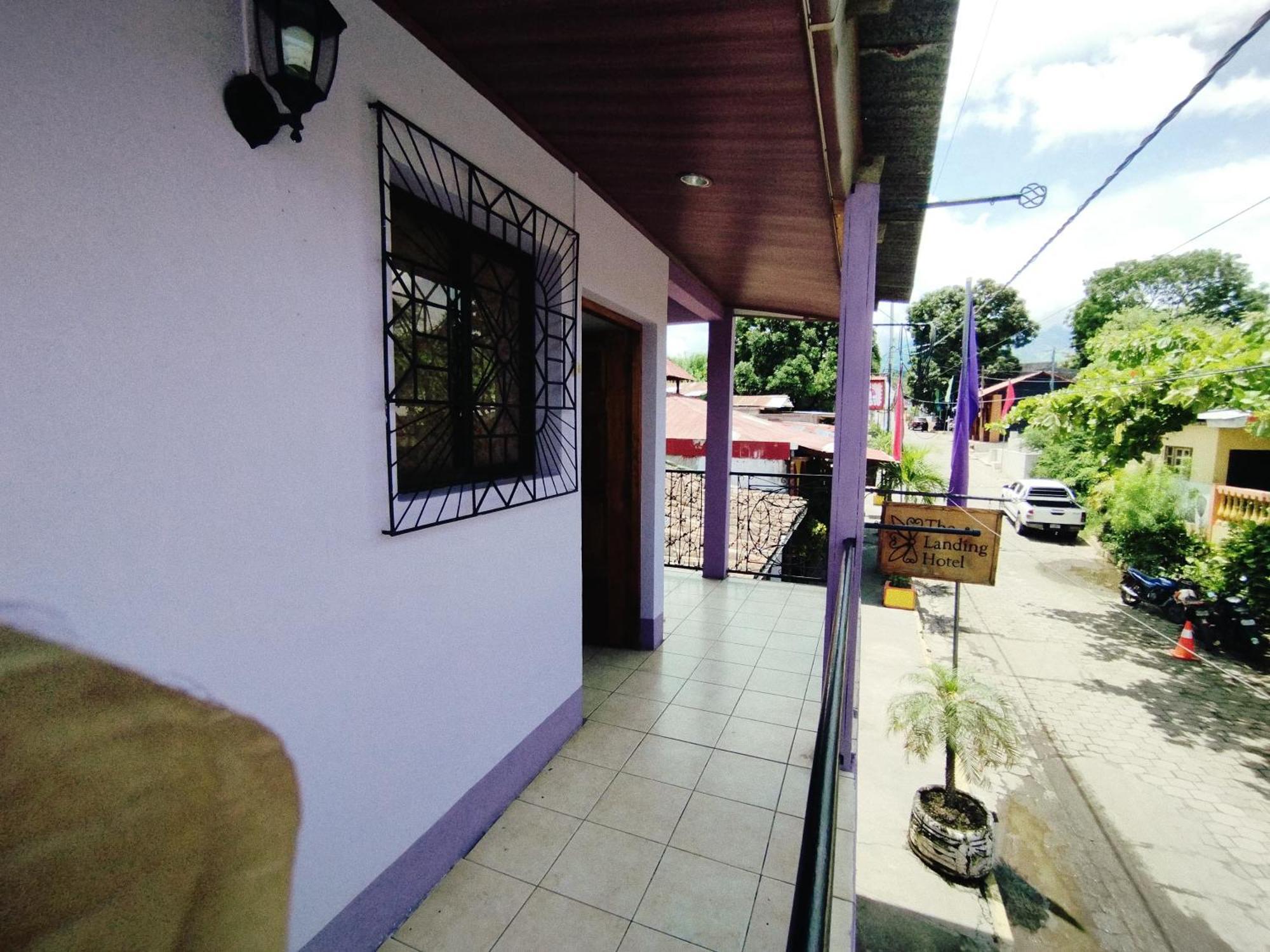 The Landing Hotel And Restaurant Moyogalpa Exterior foto